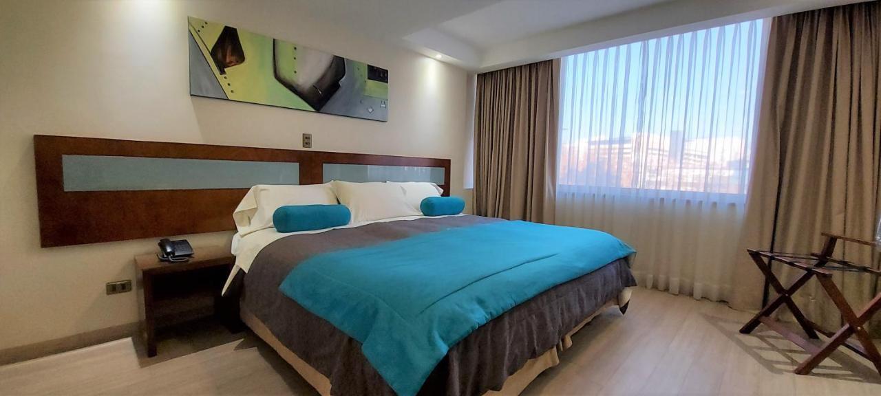Hotel Libertador Santiago Buitenkant foto