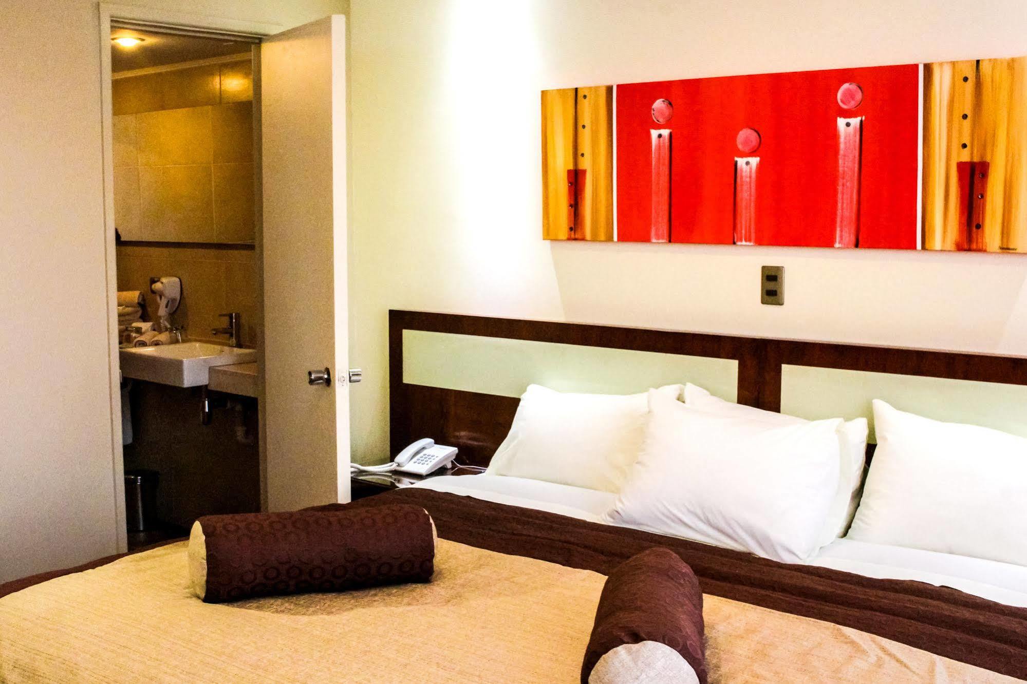 Hotel Libertador Santiago Buitenkant foto