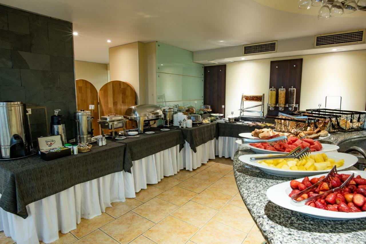 Hotel Libertador Santiago Buitenkant foto