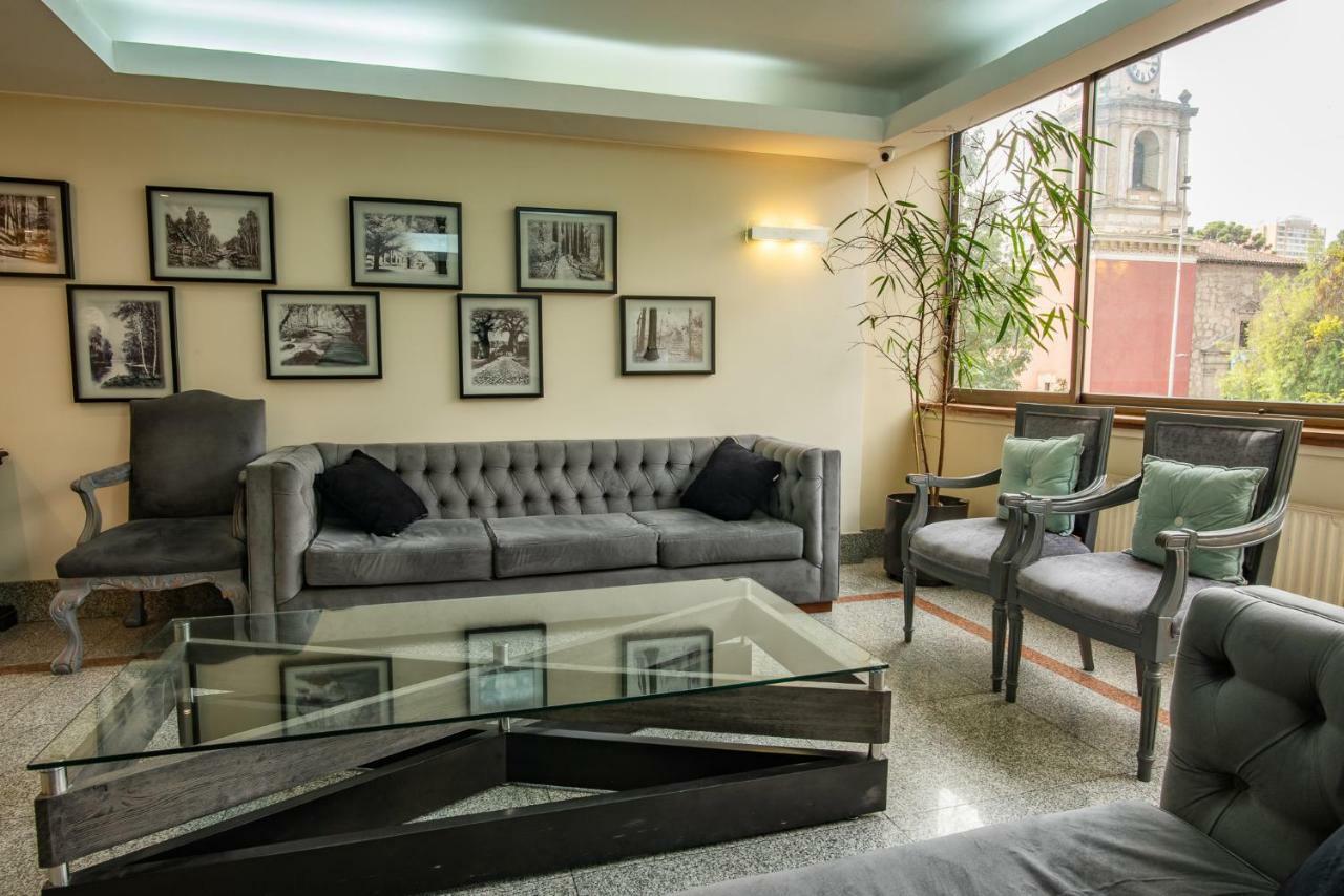 Hotel Libertador Santiago Buitenkant foto